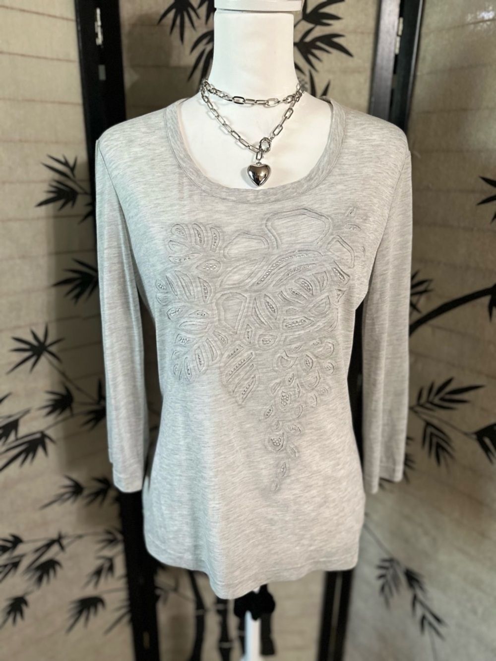 St. John Gray Knit Wool Blend Embroidered Rhinestone Scoop Neck Top 3/4 M